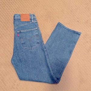 Levi’s rib cage straight ankle jeans